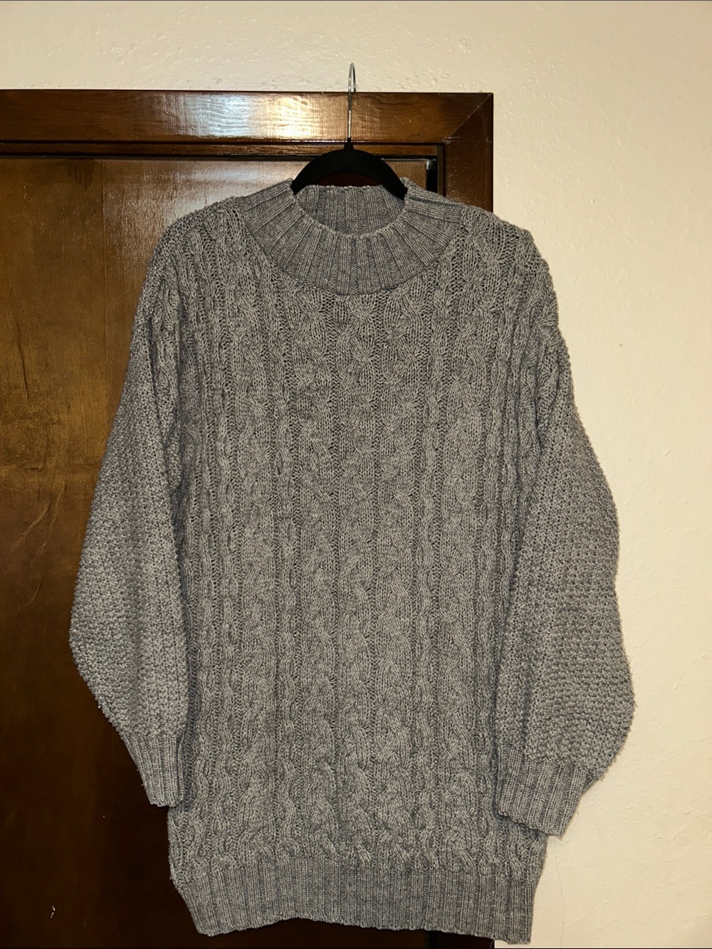 Women's Vintage 80’s-90’s Huntington Ridge Gray Cable Crewneck Sweater- Large